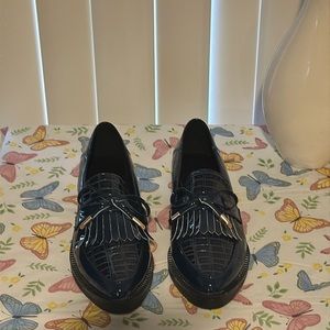 SHEIN navy blue women’s loafers size Euro 40, US 9 1/2.